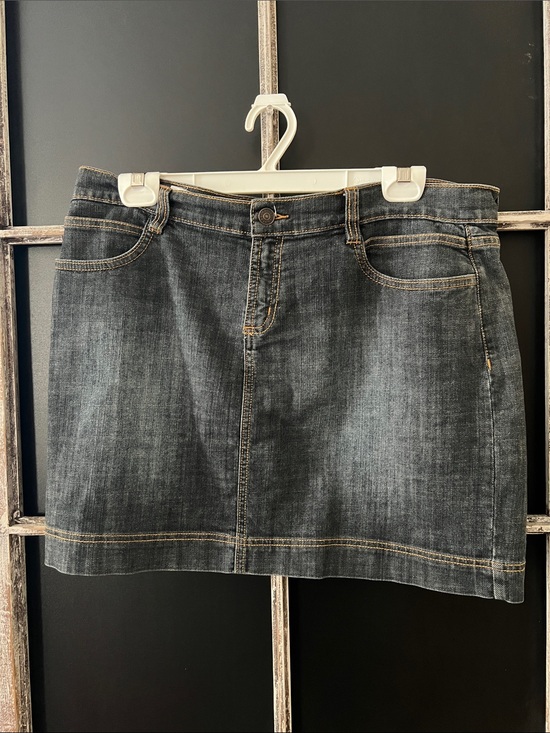 Daisy Fuentes Dresses & Skirts - Daisy Fuentes Black Wash Denim Mini Skirt